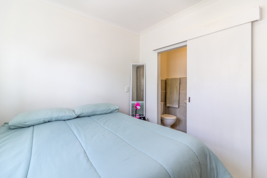 2 Bedroom Property for Sale in Nuutgevonden Western Cape